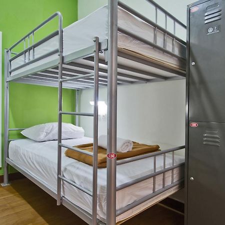 Cx Hostel Kuta Raya Esterno foto