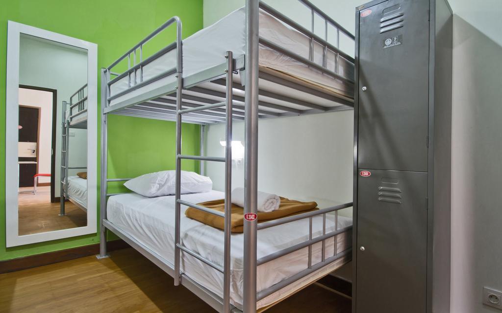 Cx Hostel Kuta Raya Esterno foto