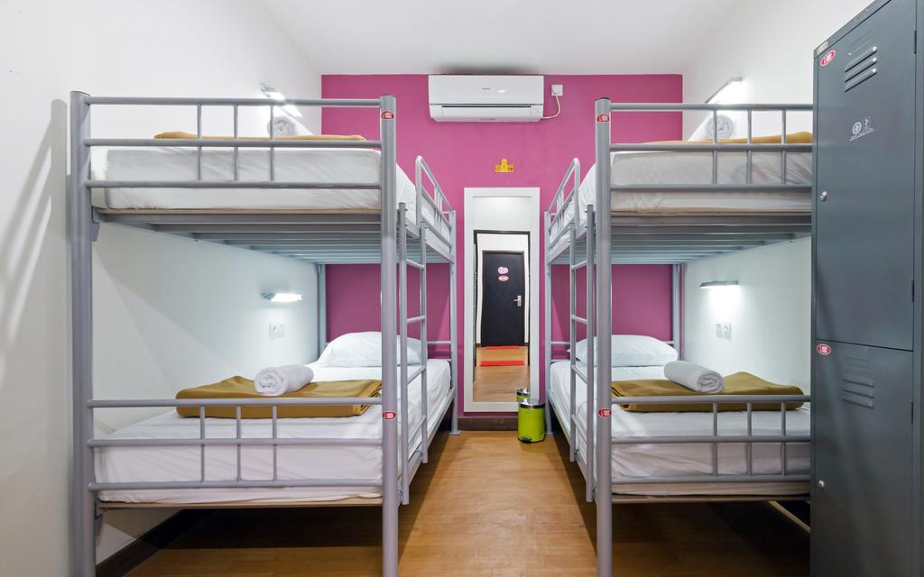 Cx Hostel Kuta Raya Esterno foto