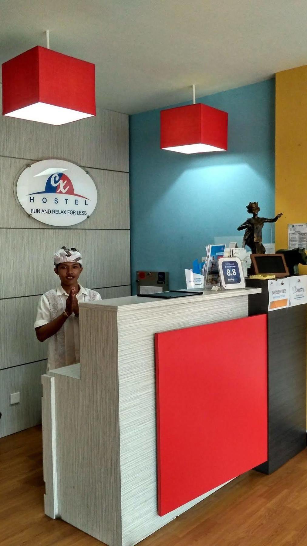 Cx Hostel Kuta Raya Esterno foto