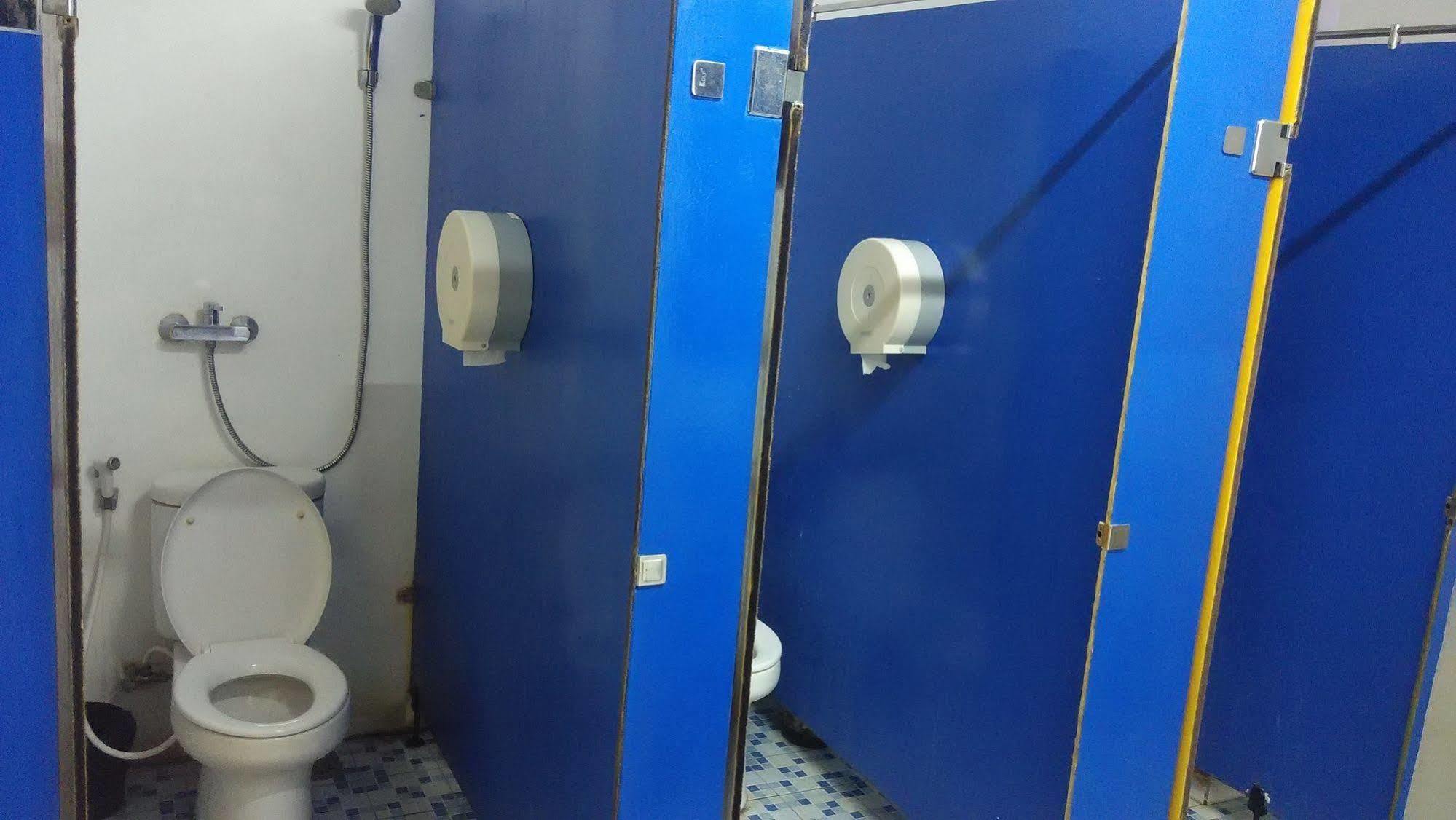 Cx Hostel Kuta Raya Esterno foto