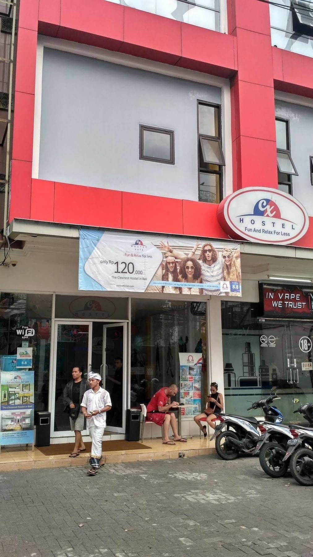 Cx Hostel Kuta Raya Esterno foto