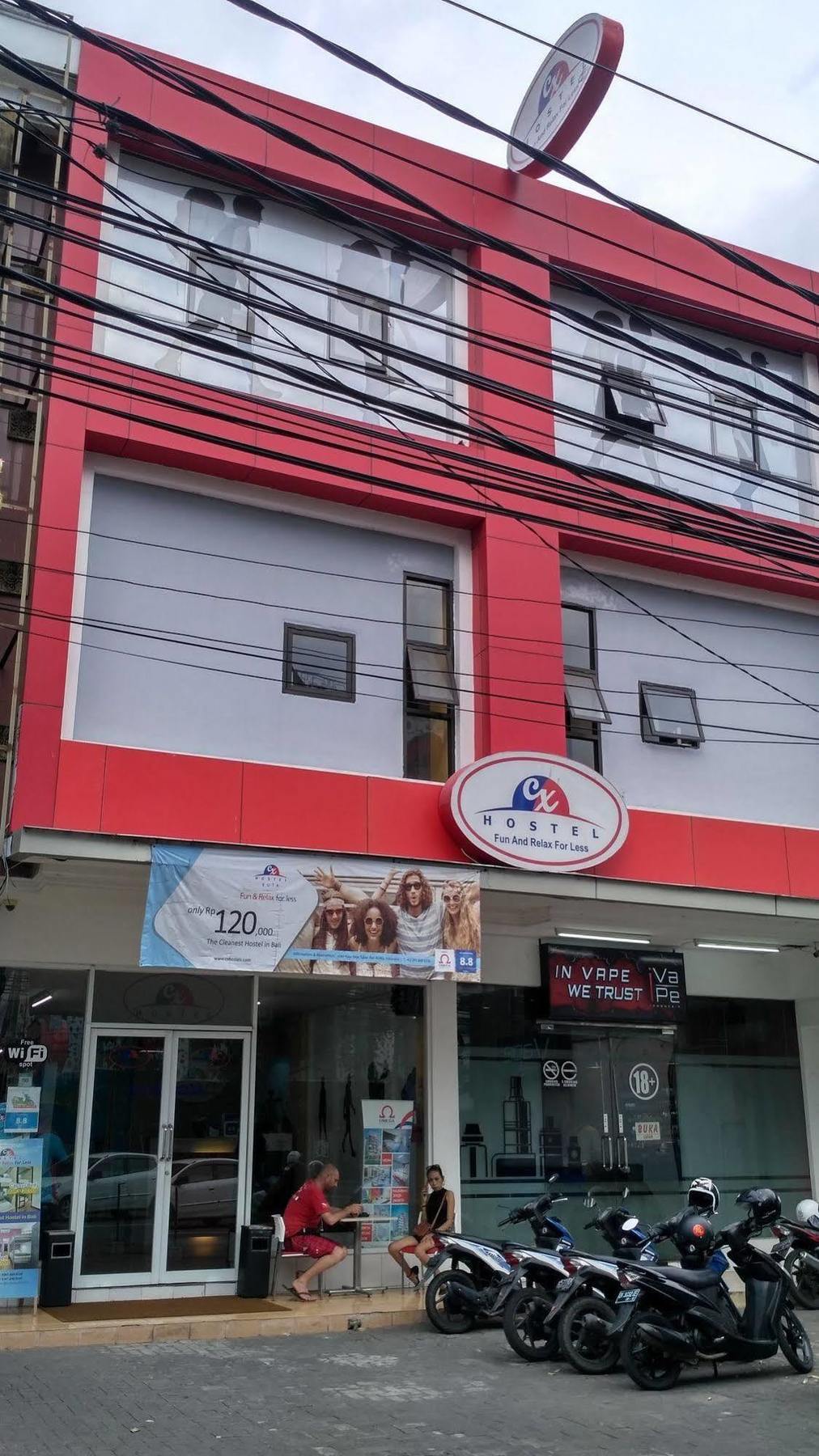 Cx Hostel Kuta Raya Esterno foto